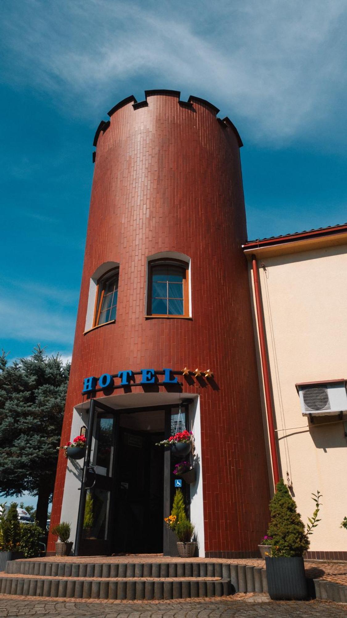 Hotel Marko Przemyśl Buitenkant foto